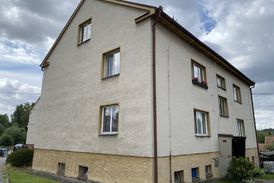 Prodej činžovního domu se 6 bytovými jednotkami a garážemi v obci Líté, okr. Plzeň - sever