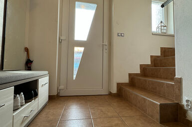 Prodej RD 5+2kk s třemi parkovacími stáními a pozemkem o výměře 313 m2 ve Vochově u Plzně