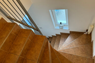 Prodej RD 5+2kk s třemi parkovacími stáními a pozemkem o výměře 313 m2 ve Vochově u Plzně