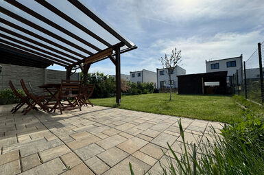 Prodej RD 5+2kk s třemi parkovacími stáními a pozemkem o výměře 313 m2 ve Vochově u Plzně