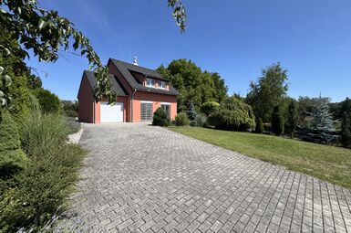 Prodej RD 5+1 s garáží a pozemkem o výměře 1050 m2 ve Vejprnicích u Plzně