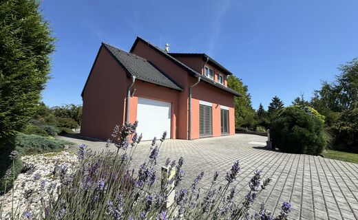 Fotografie nemovitosti - Prodej RD 5+1 s garáží a pozemkem o výměře 1050 m2 ve Vejprnicích u Plzně