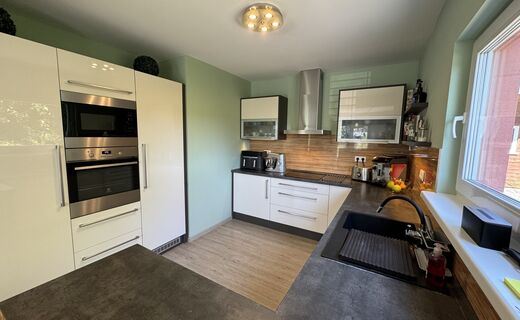 Fotografie nemovitosti - Prodej RD 5+1 s garáží a pozemkem o výměře 1050 m2 ve Vejprnicích u Plzně