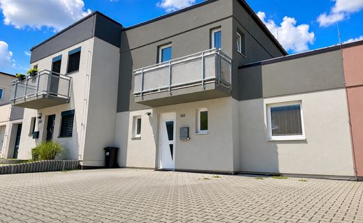 Fotografie nemovitosti - Pronájem bytu 3+kk se zahradou a dvěma parkovacími stáními v obci Vochov u Plzně