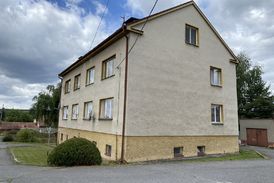 Prodej činžovního domu se 6 bytovými jednotkami a garážemi v obci Líté, okr. Plzeň - sever